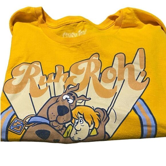 Scooby Doo size medium cropped shirt sleeved t shirt new never worn - Picture 2 of 2